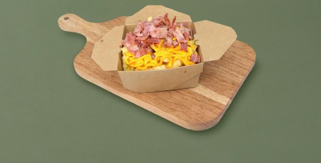 Πατάτες τηγανητές με cheddar sauce & μπέικον